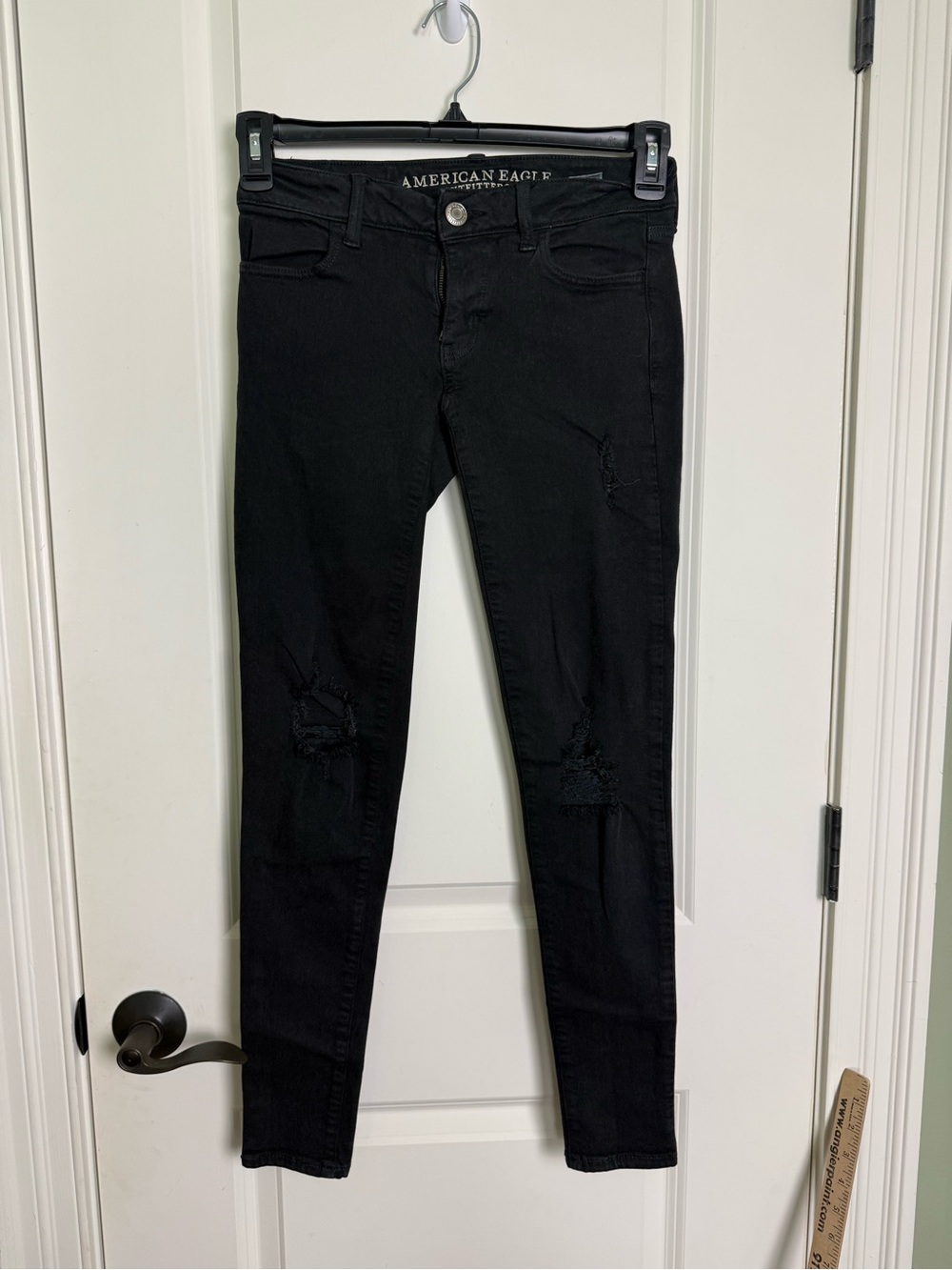 American Eagle Outfitters Black Distressed Skinny Jeans